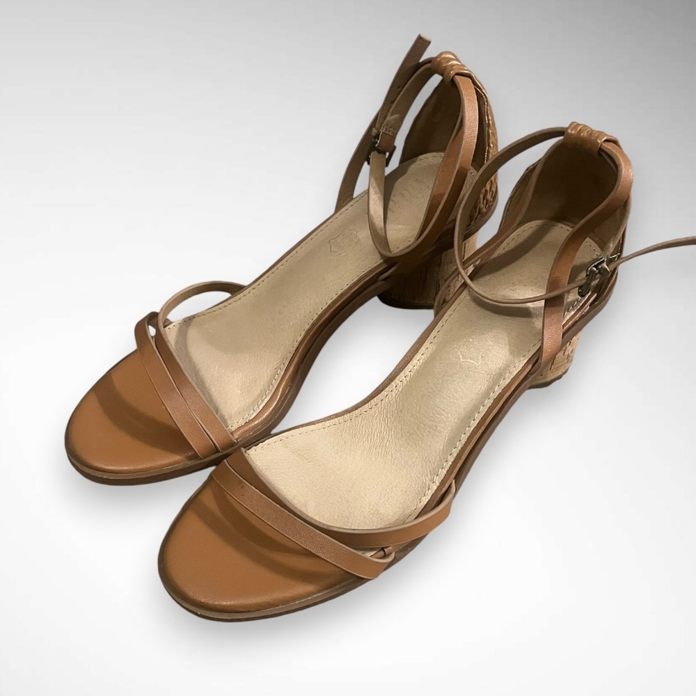 MI.IM‎ Roselyn Camel Strappy Sandals With Wooden Wrapped 2.5" Heel Size 9 | EUC